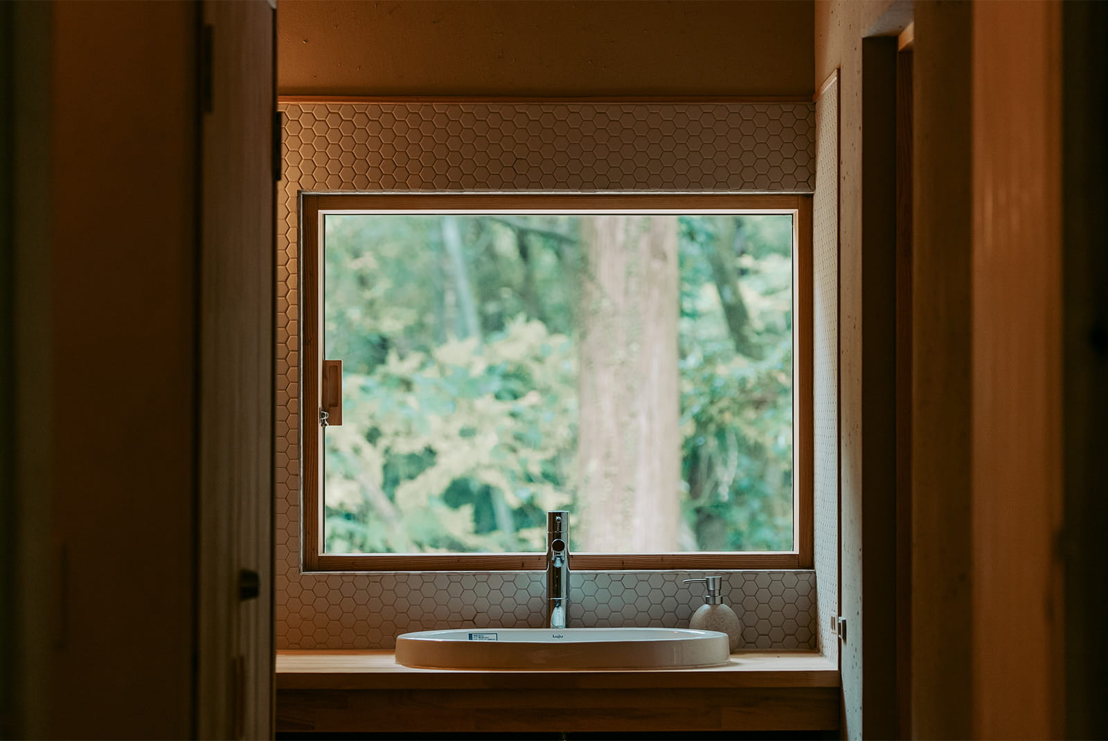 母屋・洗面台